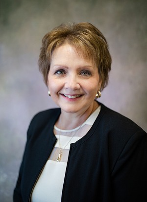 Eileen Love headshot